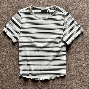 ASOS Black & White Striped Crop Top T-Shirt Lettuce Edges Women’s Size 0 / XS